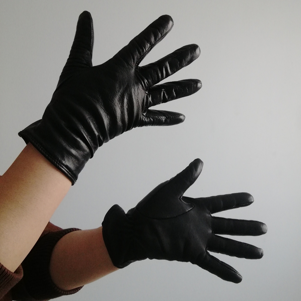 * Charter Club Cashmere Lined Leather Tech Gloves - Picture 3 of 8